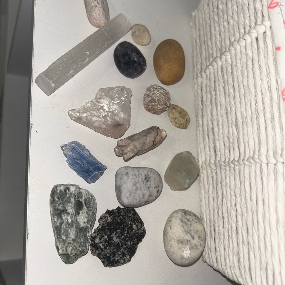 Natural Mixed Crystal and Stone Display Set - Picture 2 of 5